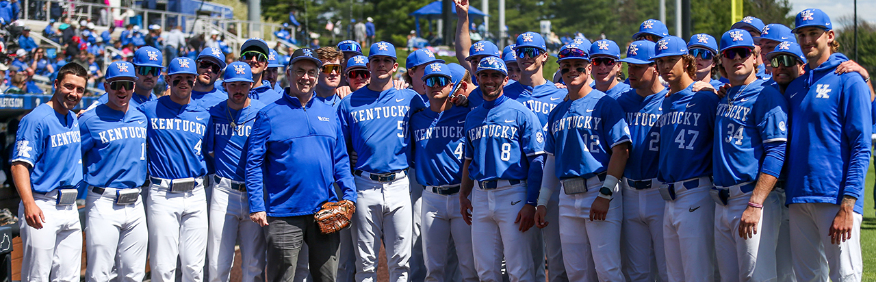 Dean Griffith with his baseball team mates